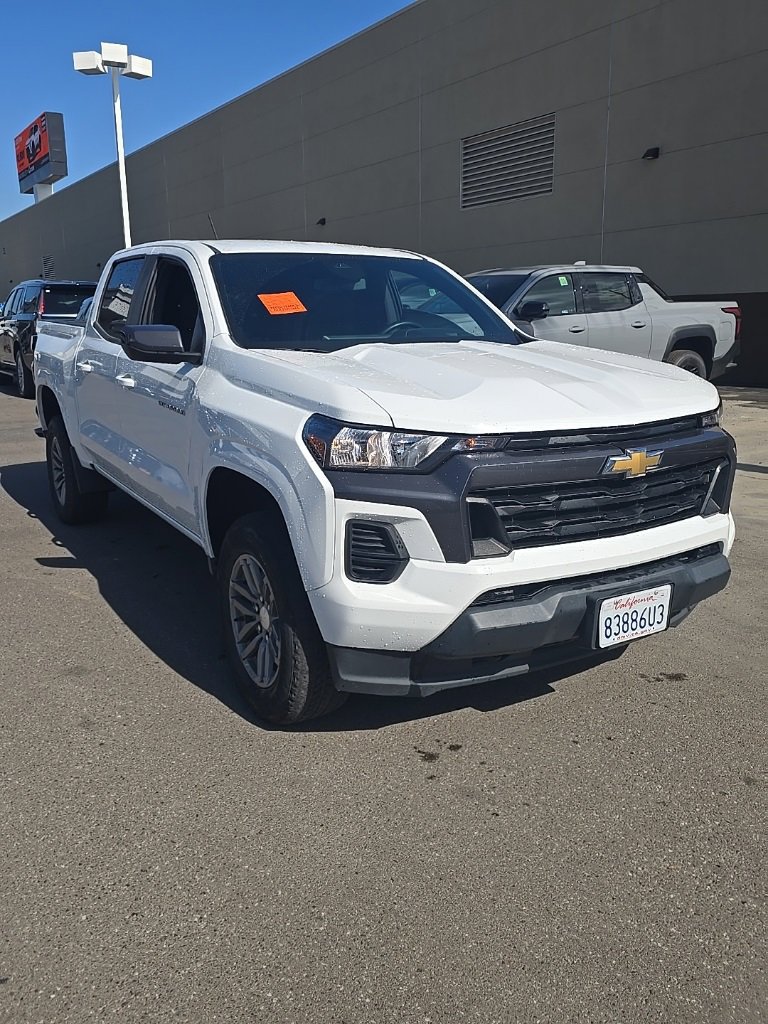 2023 Chevrolet Colorado LT photo 2