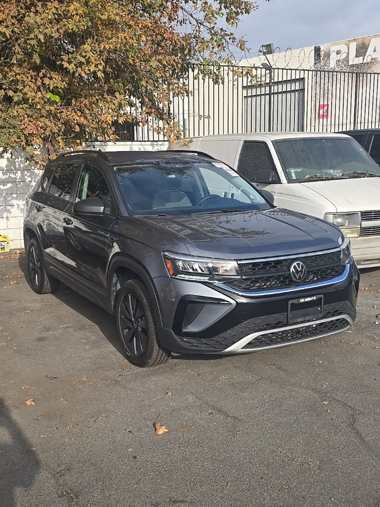 2024 Volkswagen Taos S photo 2