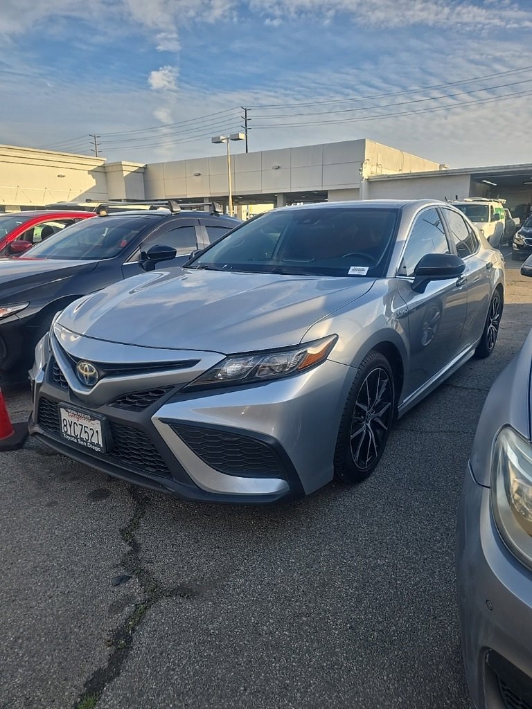 Used 2021 Toyota Camry SE with VIN 4T1G31AK7MU567246 for sale in Carson, CA