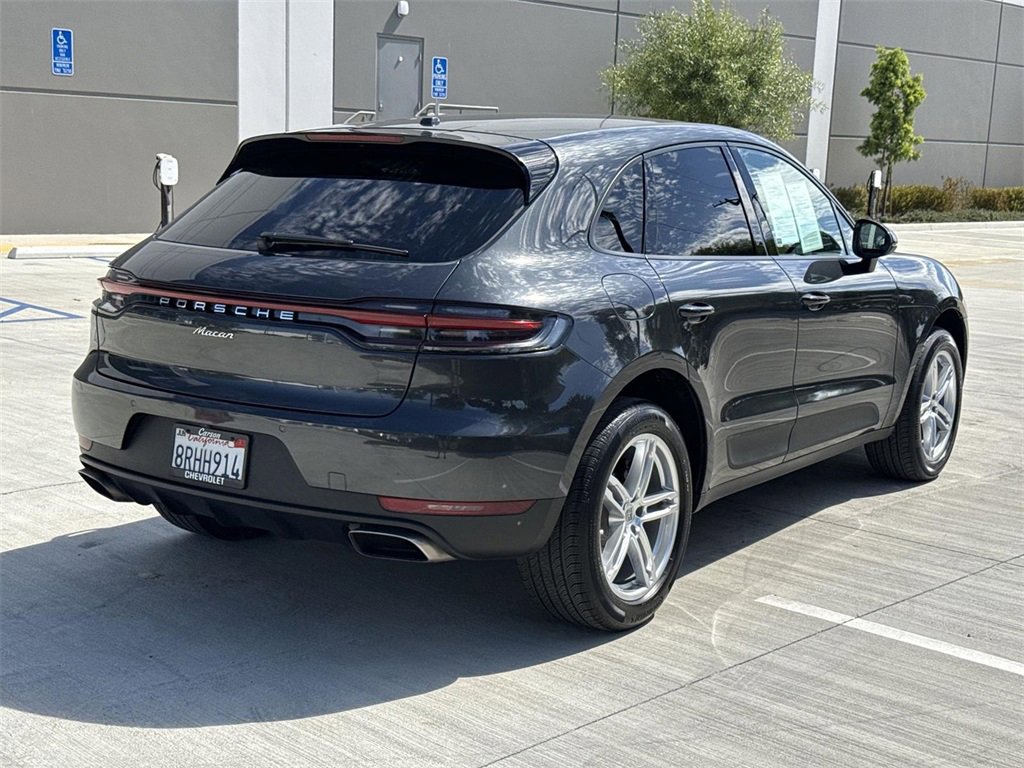 2020 Porsche Macan photo 3