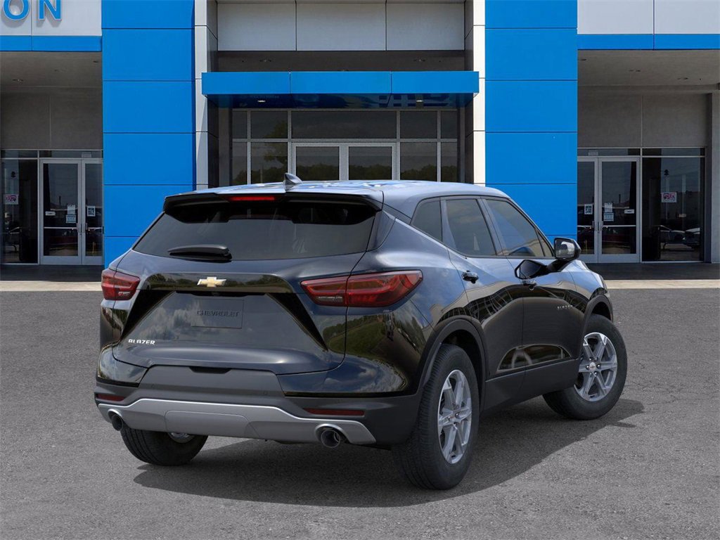 2025 Chevrolet Blazer 2LT photo 3