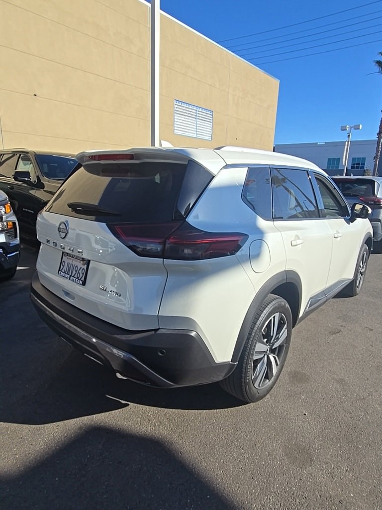 2023 Nissan Rogue SL photo 3