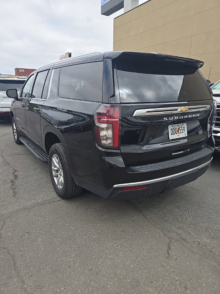 2024 Chevrolet Suburban LT photo 3