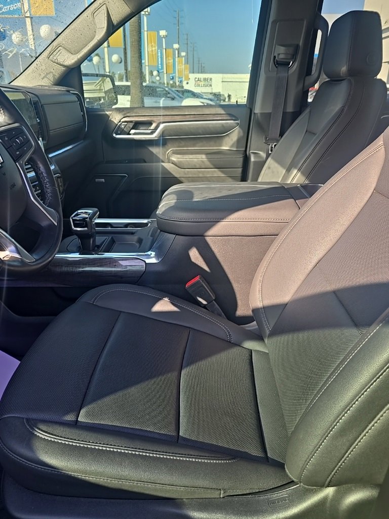 2024 Chevrolet Silverado 1500 LTZ photo 4