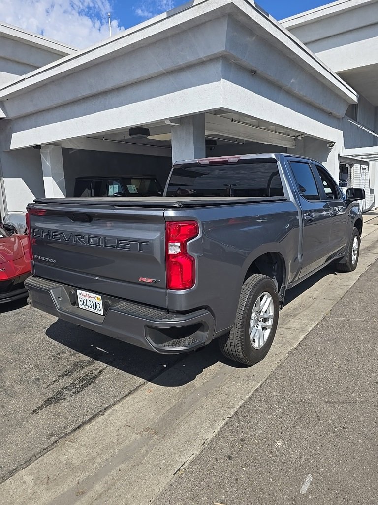 2019 Chevrolet Silverado 1500 RST photo 2