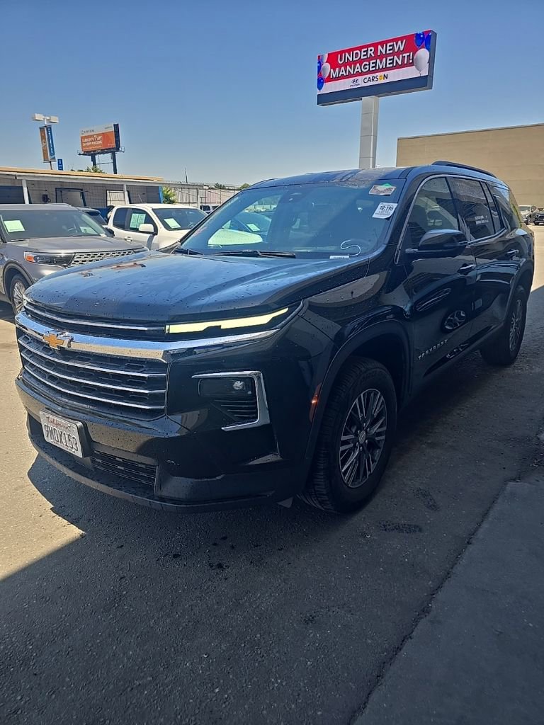 2024 Chevrolet Traverse FWD LT's photo