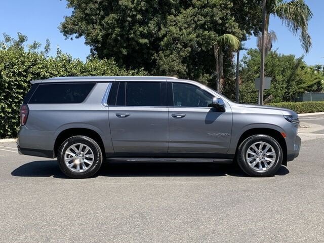 Used 2022 Chevrolet Suburban Premier with VIN 1GNSKFKD2NR156833 for sale in Carson, CA