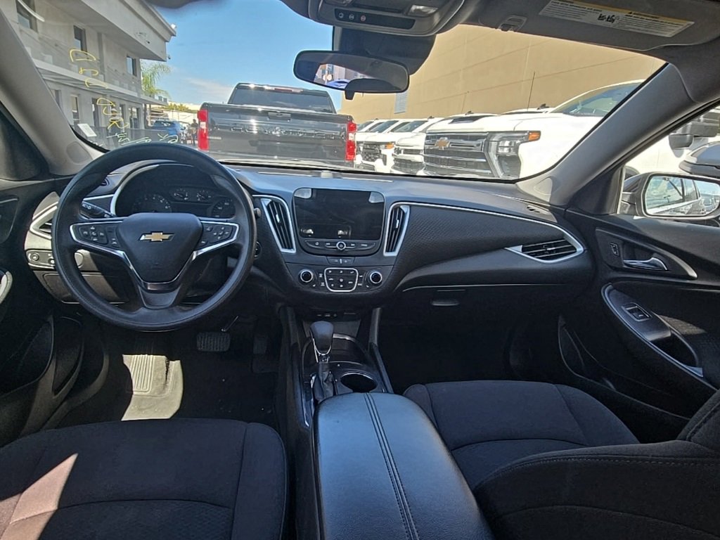 2023 Chevrolet Malibu 1LT photo 3
