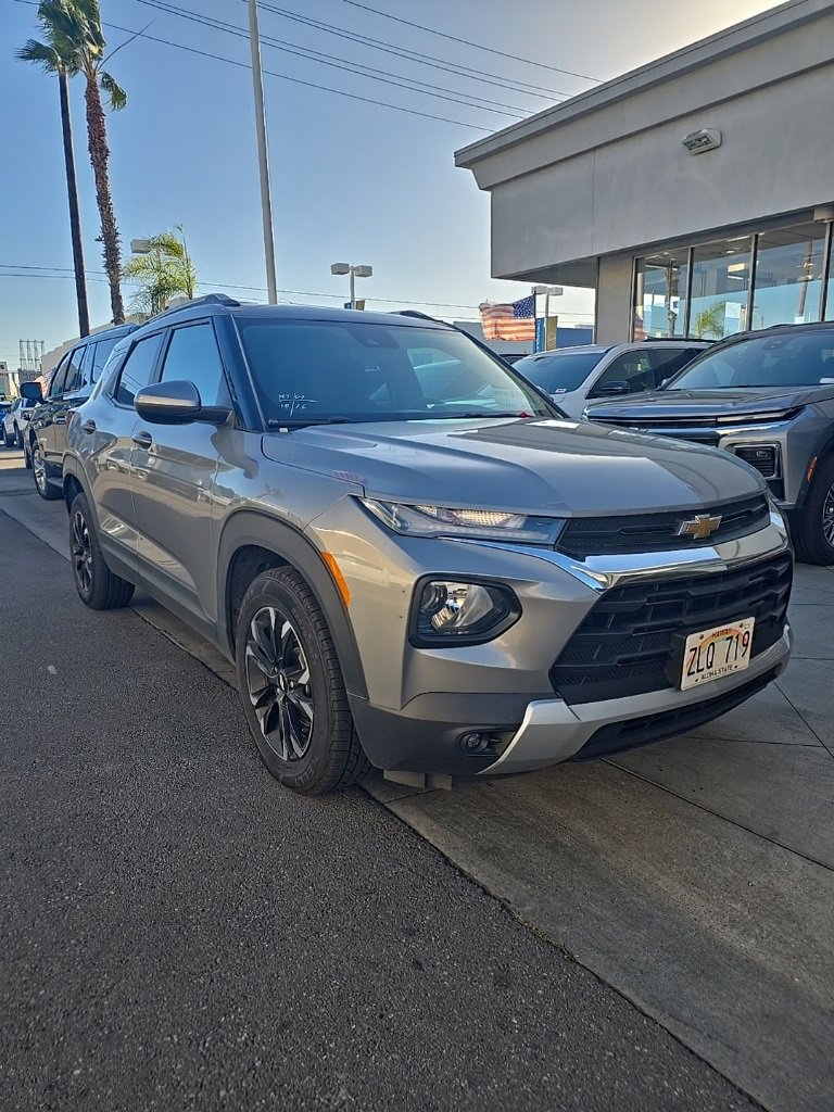 2023 Chevrolet Trailblazer LT photo 2