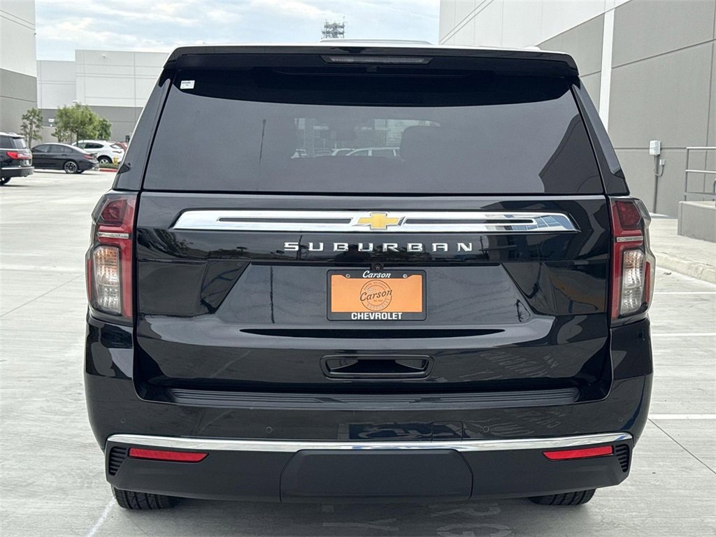 2024 Chevrolet Suburban LS photo 3