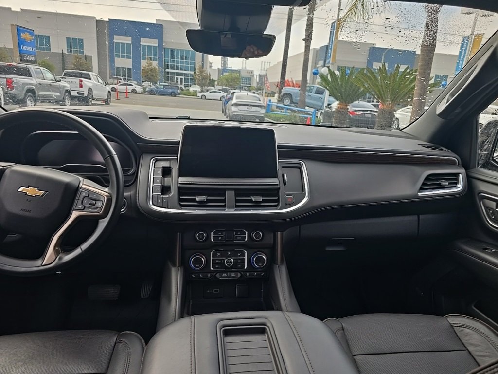 2023 Chevrolet Suburban High Country photo 2