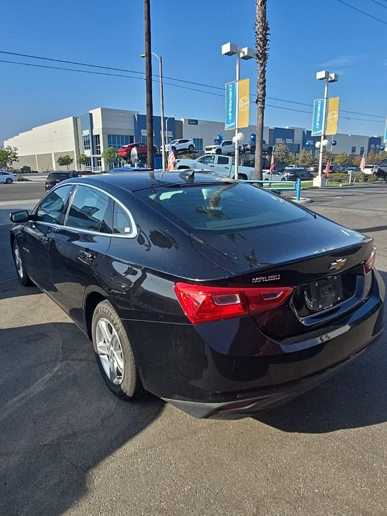 2023 Chevrolet Malibu photo 4