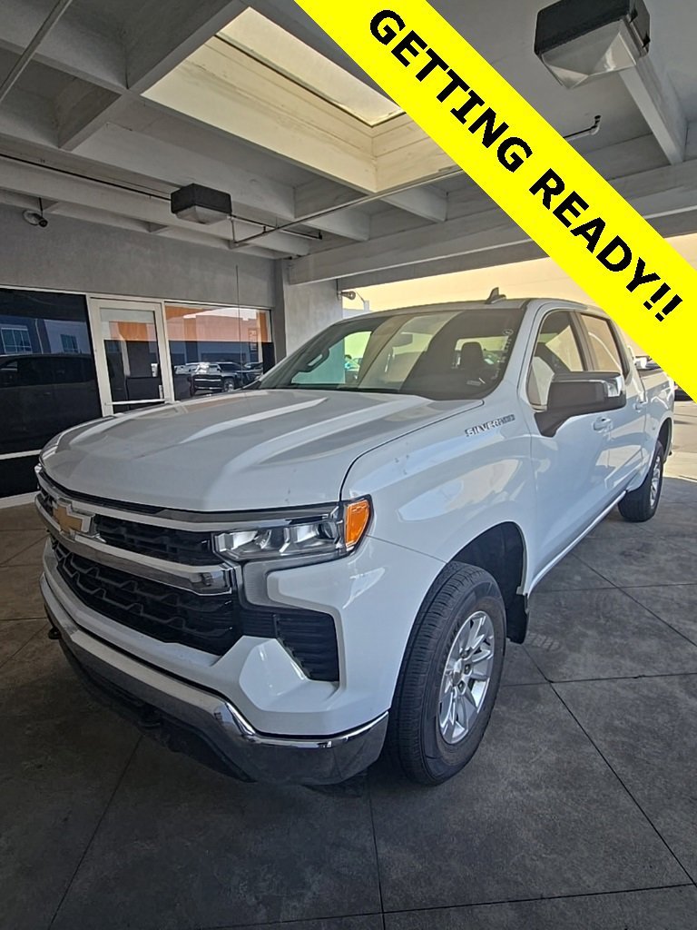 2025 Chevrolet Silverado 1500 LT's photo