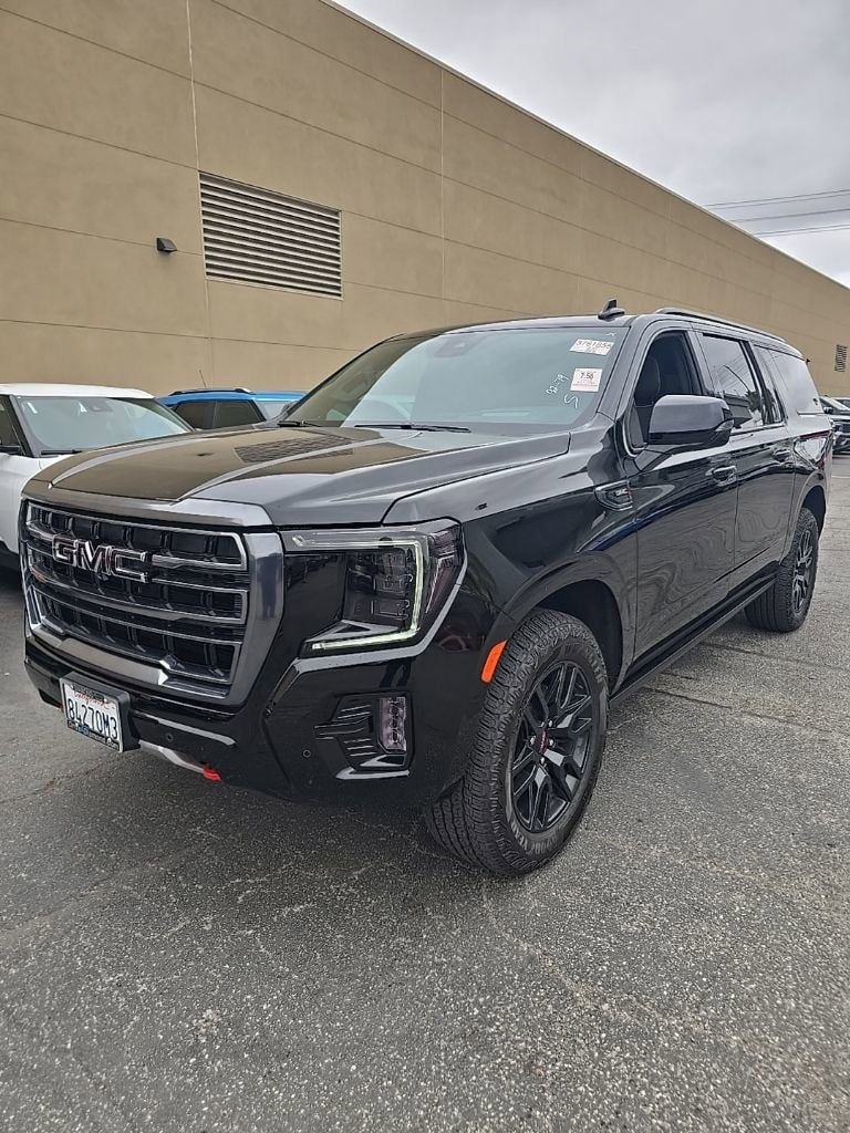 2023 GMC Yukon 4WD AT4's photo