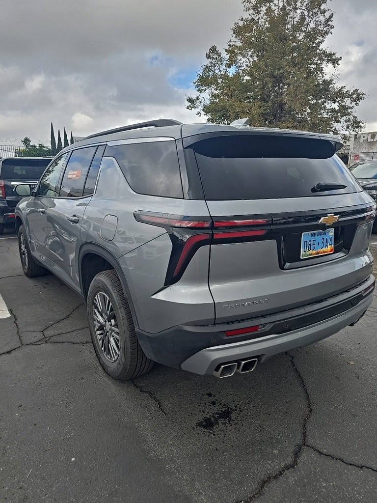 2024 Chevrolet Traverse 1LT photo 3