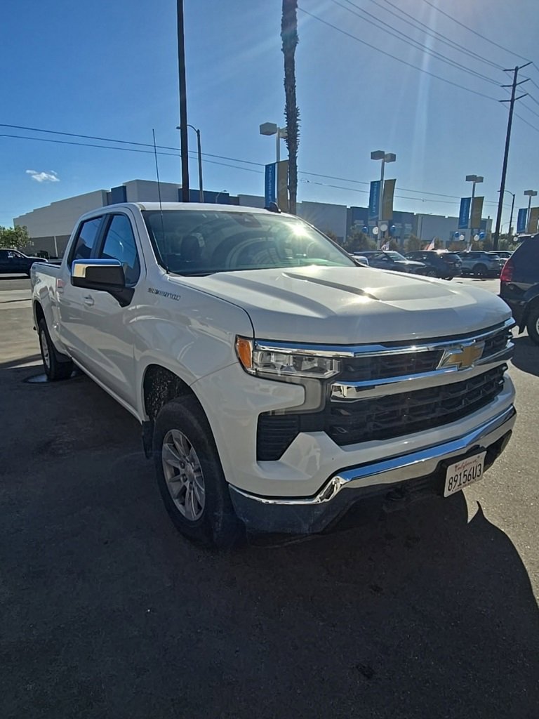 2023 Chevrolet Silverado 1500 LT photo 2