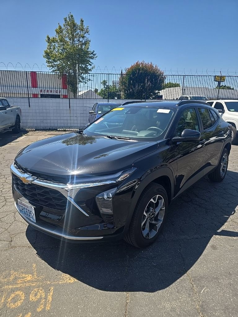 2025 Chevrolet Trax LT's photo