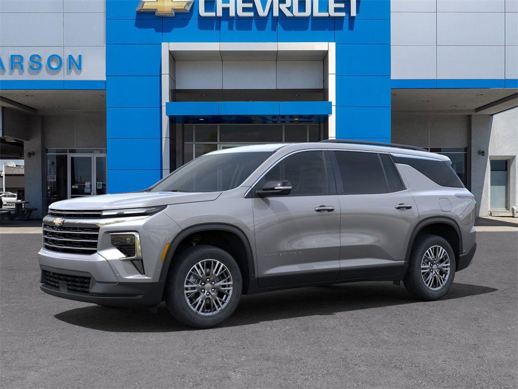 2025 Chevrolet Traverse photo 2