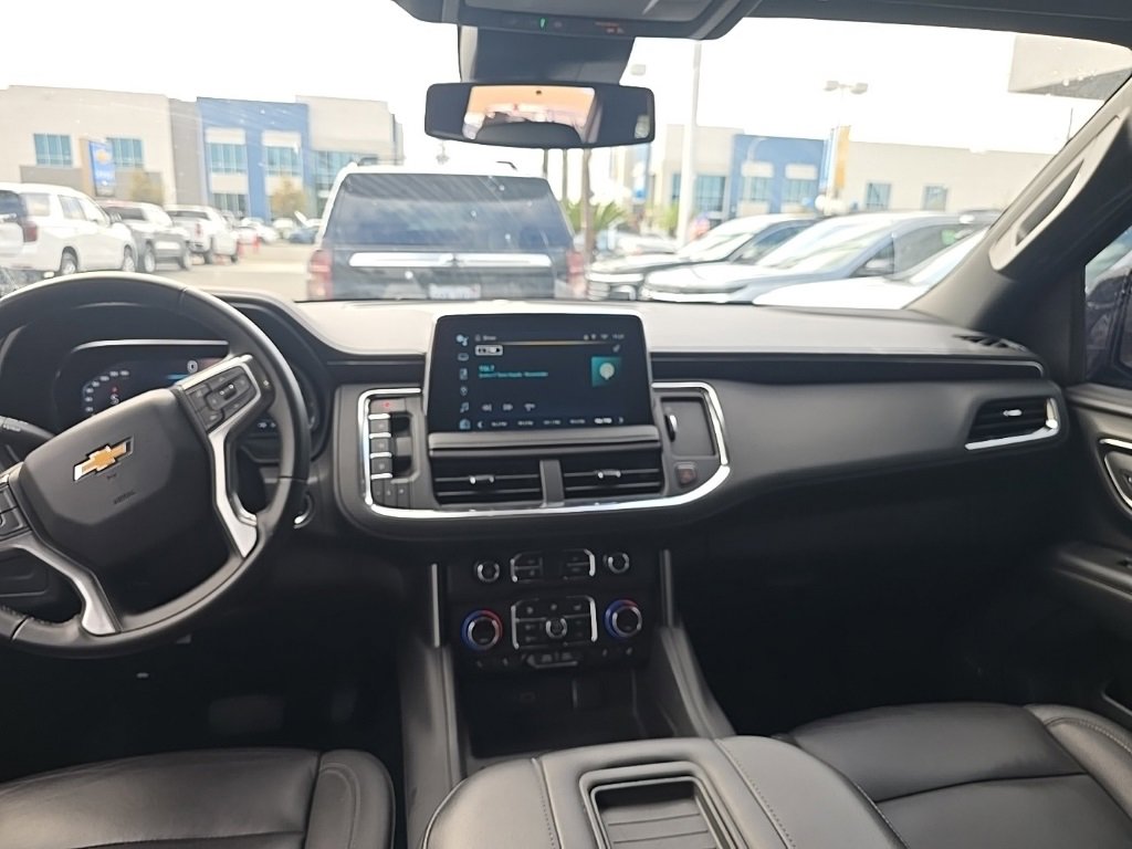 2024 Chevrolet Suburban LT photo 4