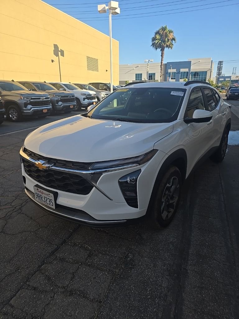 2025 Chevrolet Trax LT's photo