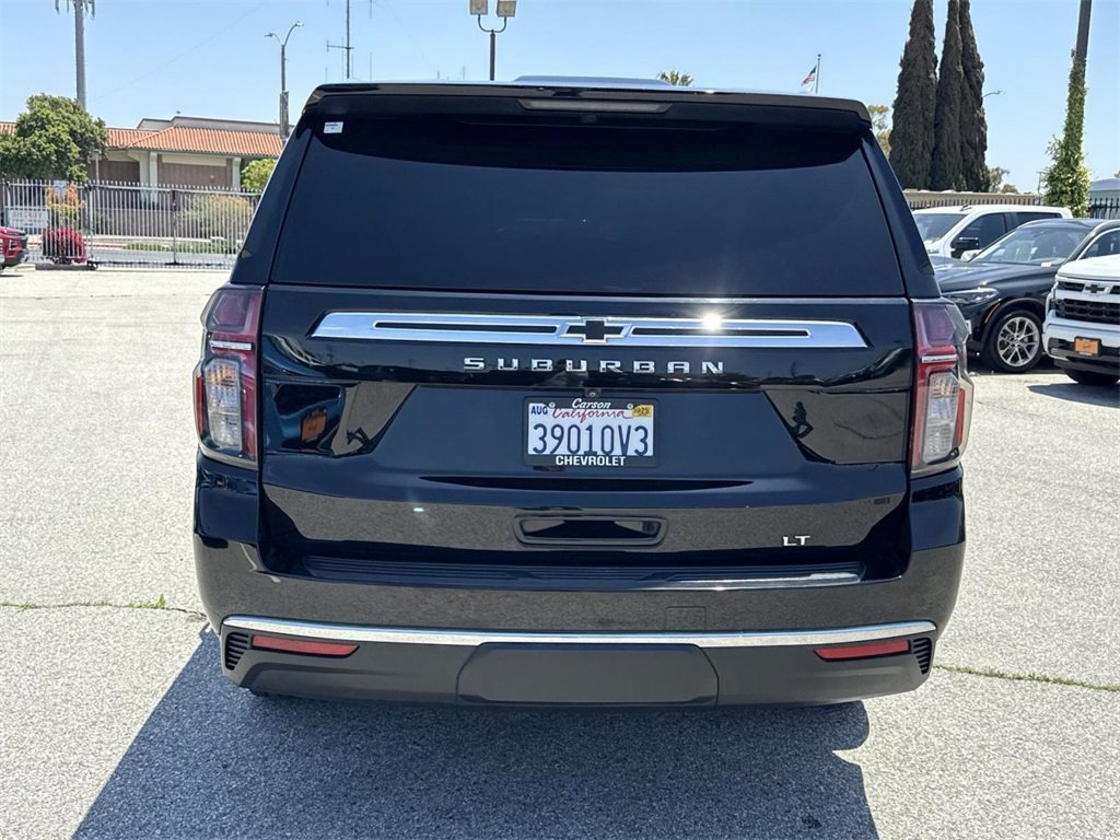 2021 Chevrolet Suburban LT photo 4