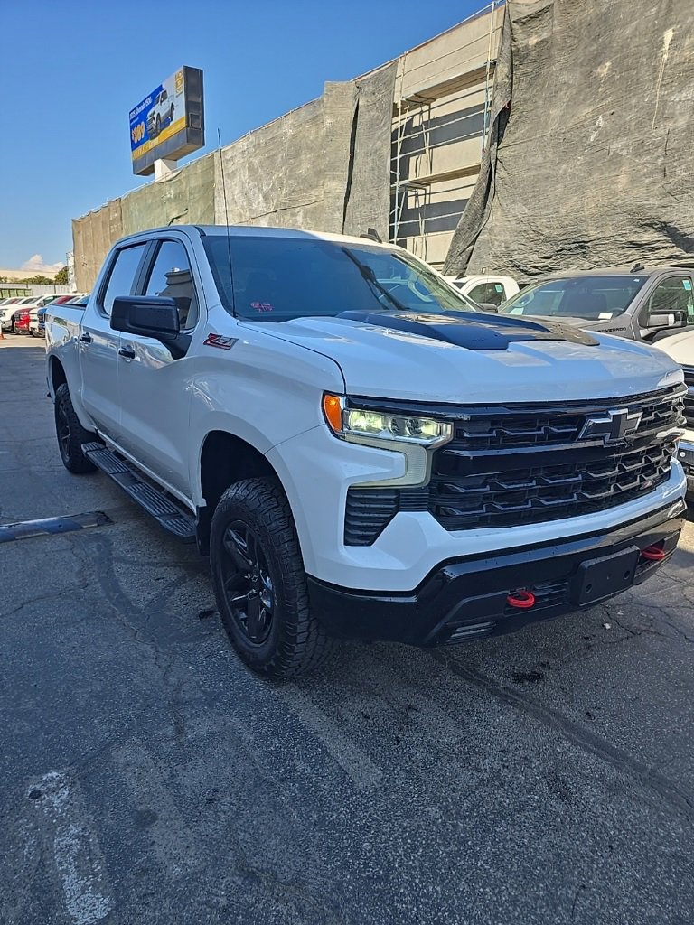 2024 Chevrolet Silverado 1500 LT Trail Boss photo 2