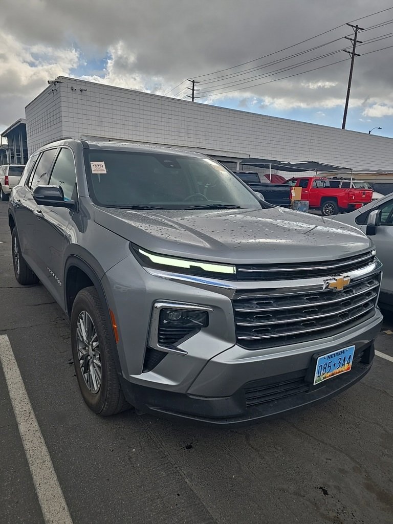 2024 Chevrolet Traverse 1LT photo 2