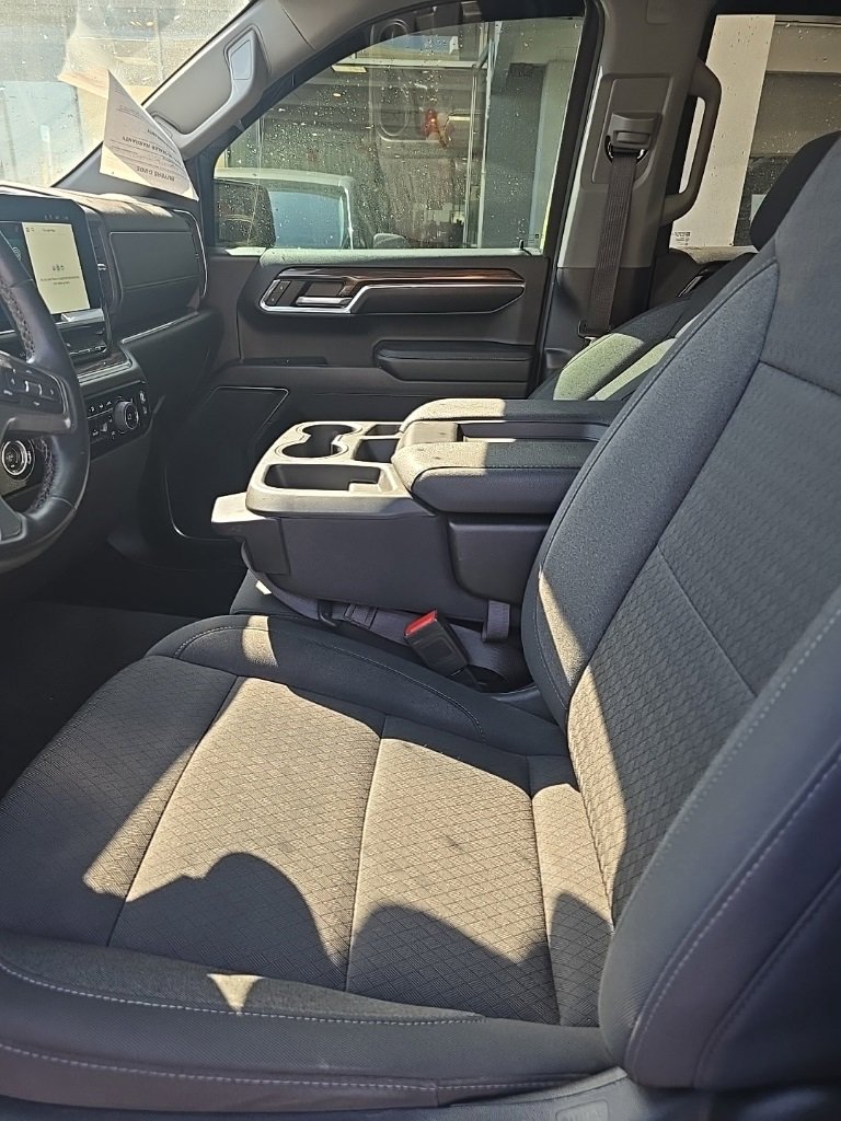2023 Chevrolet Silverado 1500 RST photo 4
