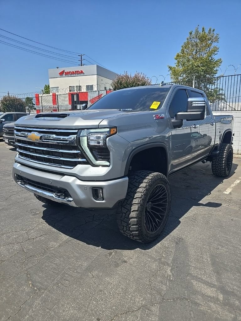 2025 Chevrolet Silverado HD LTZ 4WD Crew Cab Standard Box's photo