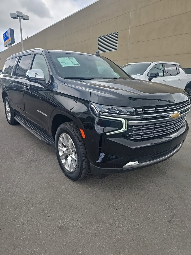 2024 Chevrolet Suburban Premier photo 2
