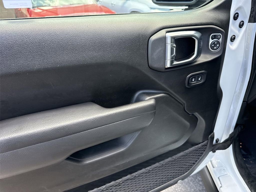 2025 Jeep Wrangler 4-Door Rubicon - Photo 20