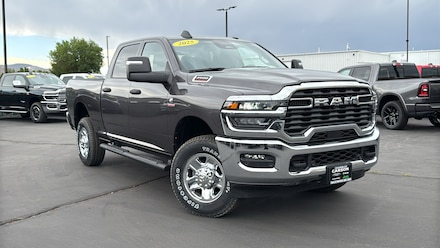 2025 Ram 2500 TRADESMAN CREW CAB 4X4 6'4 BOX Pickup