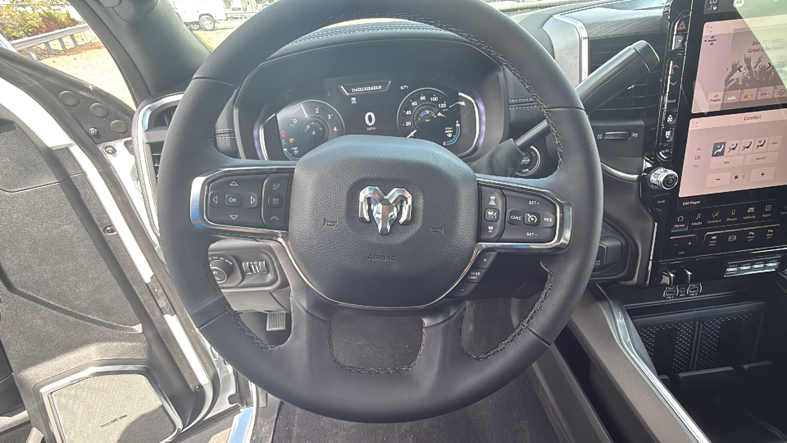 2026 RAM 3500 Laramie - Photo 17