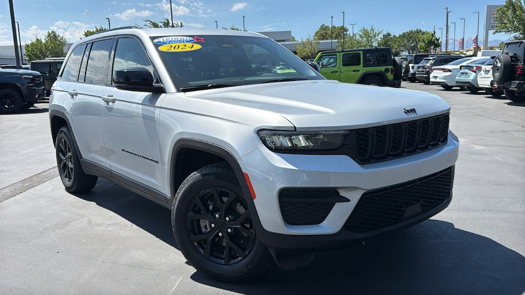 Used 2024 Jeep Grand Cherokee Altitude SUV