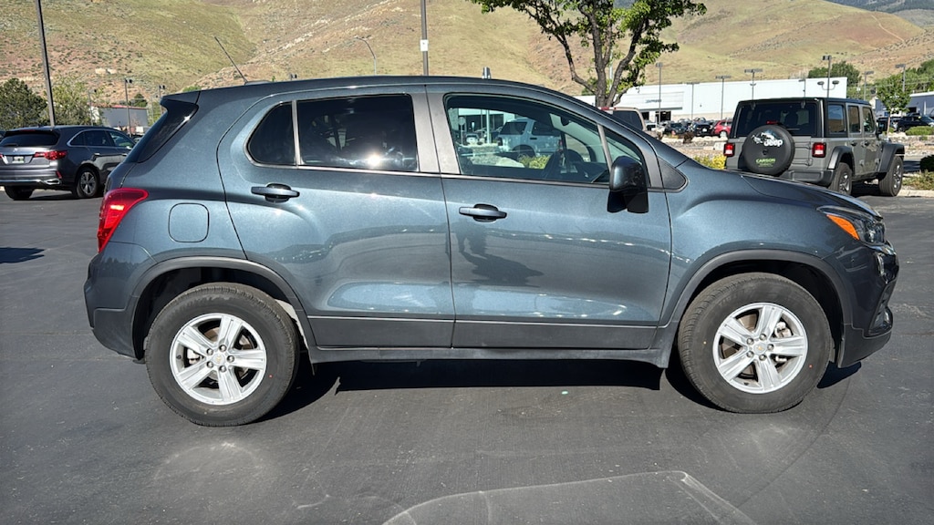 Used 2022 Chevrolet Trax LS SUV