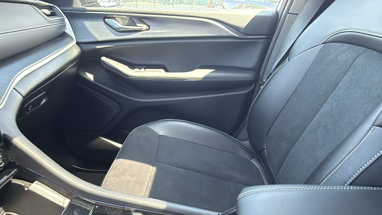 2024 Jeep Grand Cherokee Altitude - Photo 12
