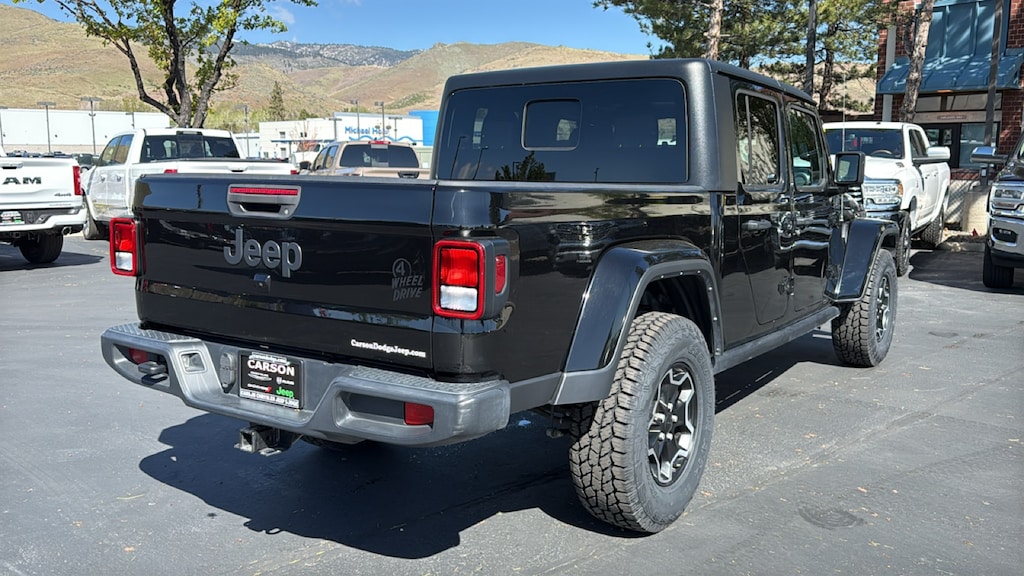 Used 2023 Jeep Gladiator Sport Truck Crew Cab