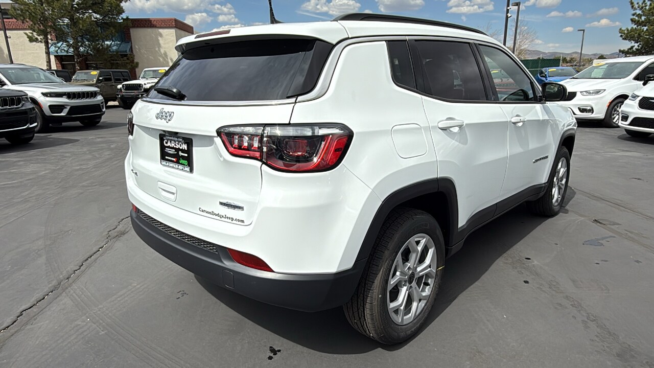 2025 Jeep Compass Latitude photo 2
