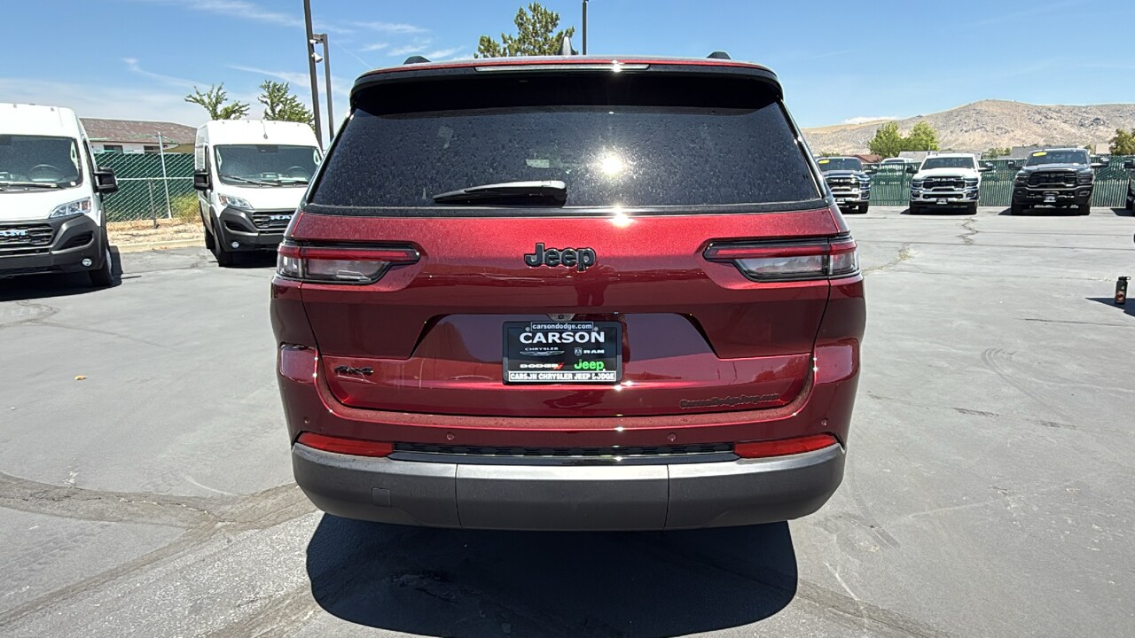 2025 Jeep Grand Cherokee Altitude photo 4