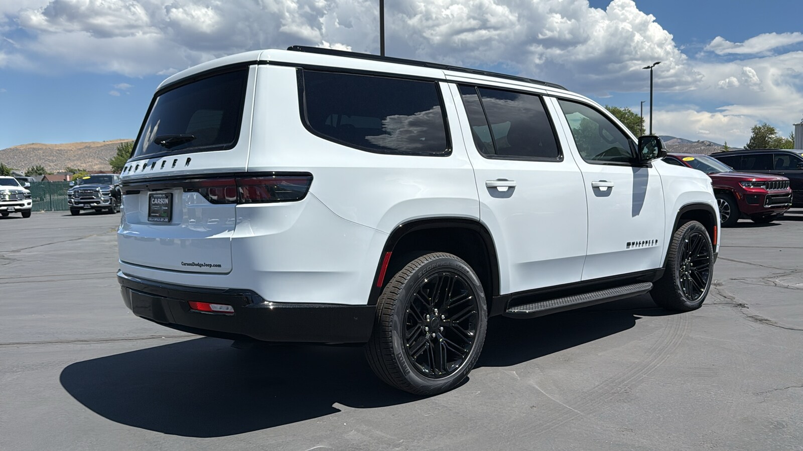 2025 Jeep Wagoneer Carbide photo 3