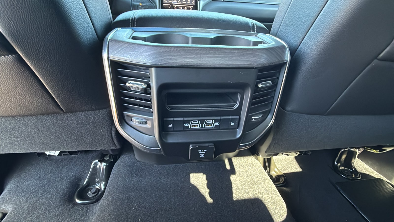 2026 RAM 3500 Laramie - Photo 25