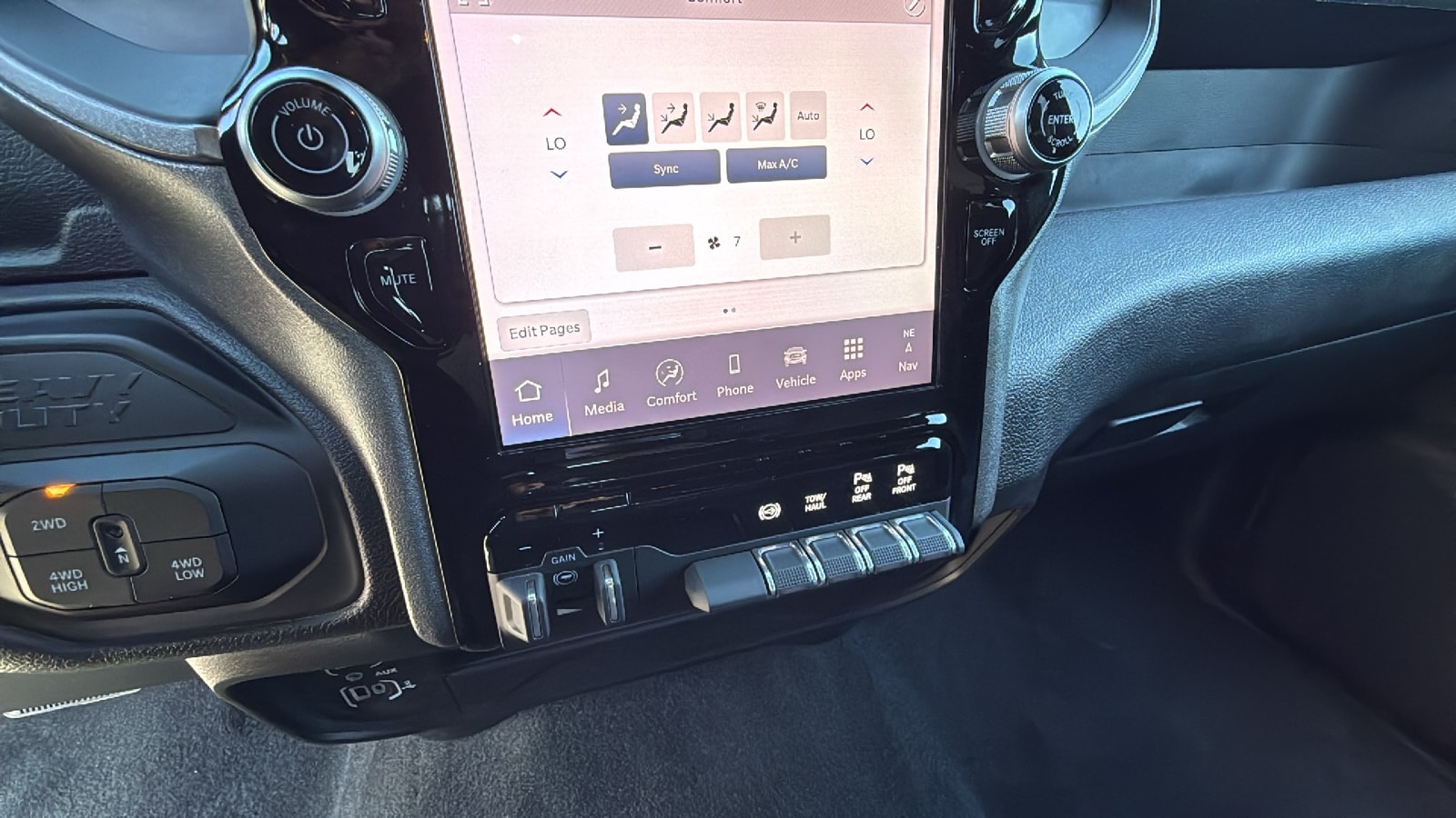 2025 RAM 2500 Tradesman - Photo 14