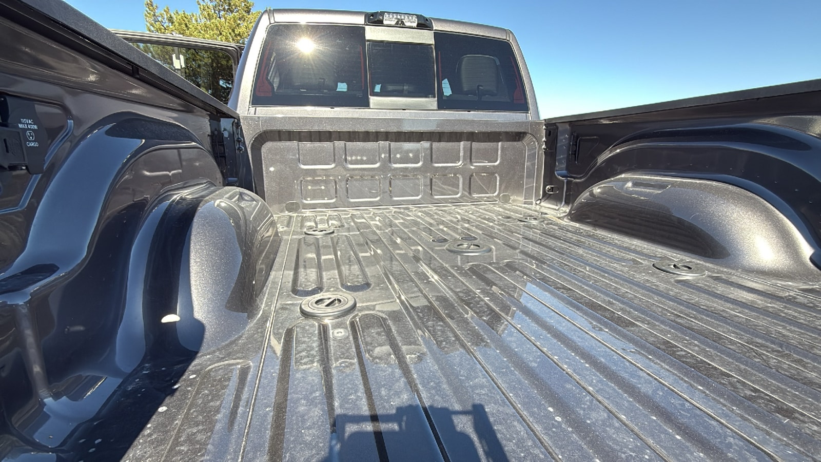 2026 RAM 3500 Laramie - Photo 27