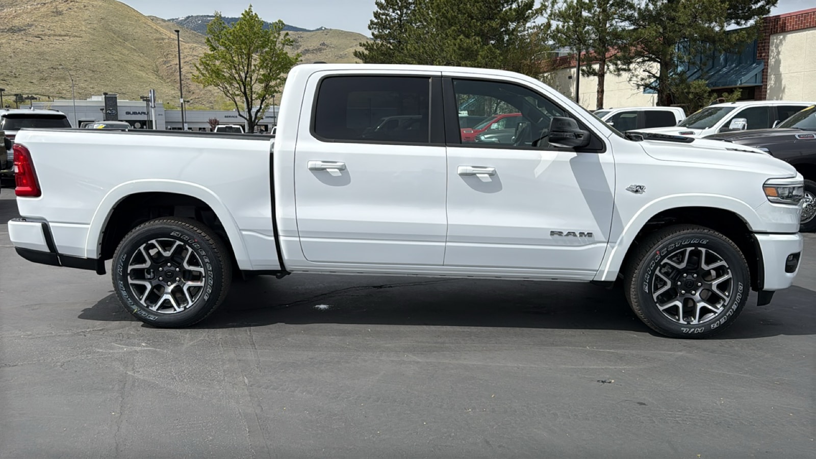 View vehicle photo 2