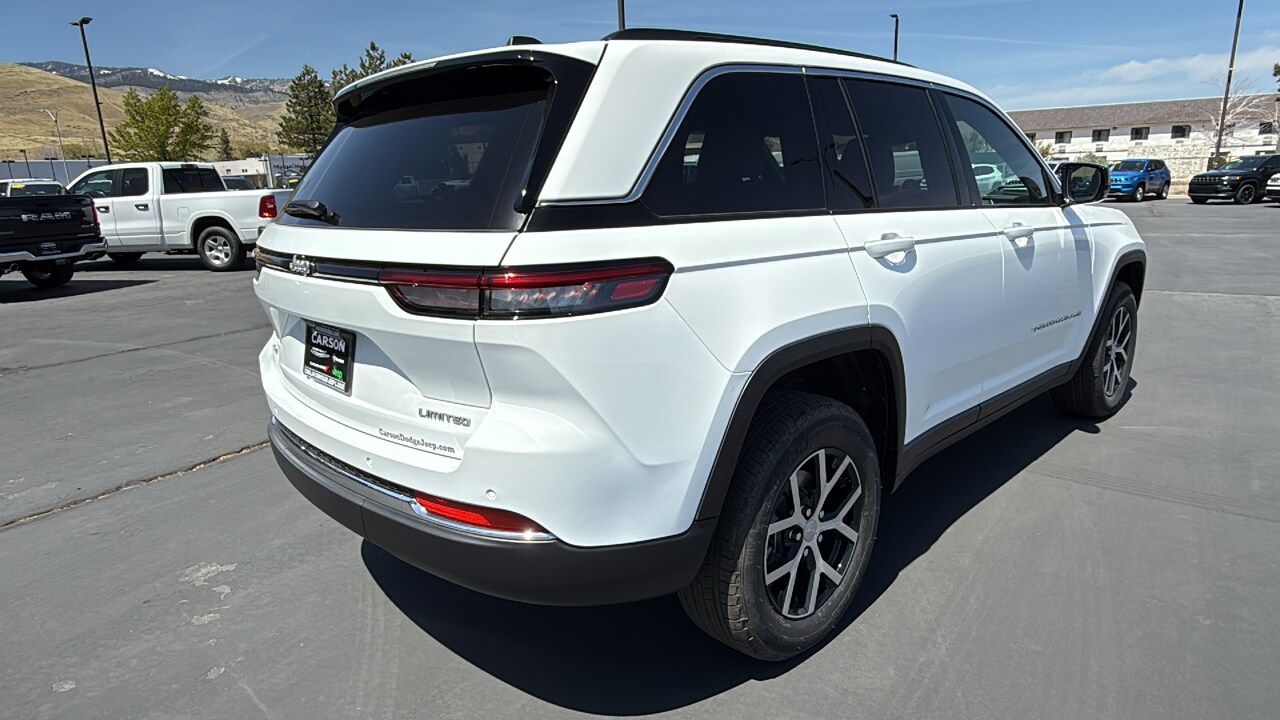 2025 Jeep Grand Cherokee Limited photo 3