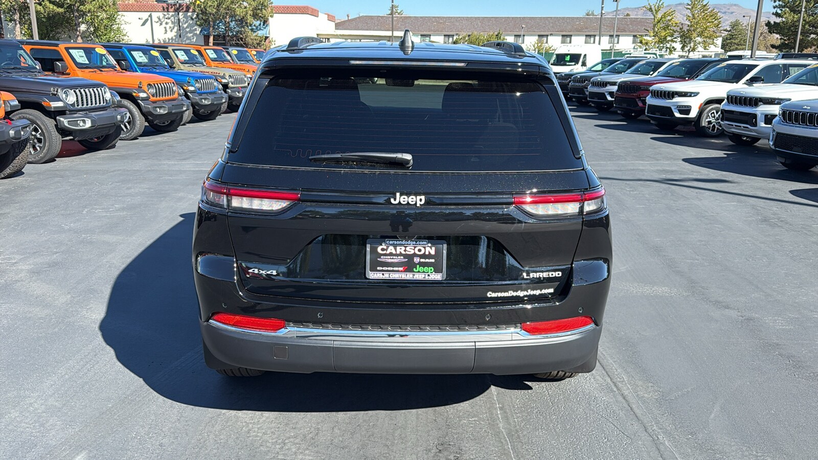 2025 Jeep Grand Cherokee Laredo photo 4