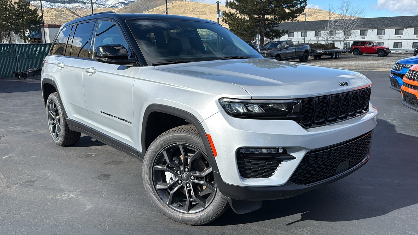 Silver Zynith 2025 Jeep Grand Cherokee Limited 4WD SUV / Crossover Four-Wheel Drive Automatic
