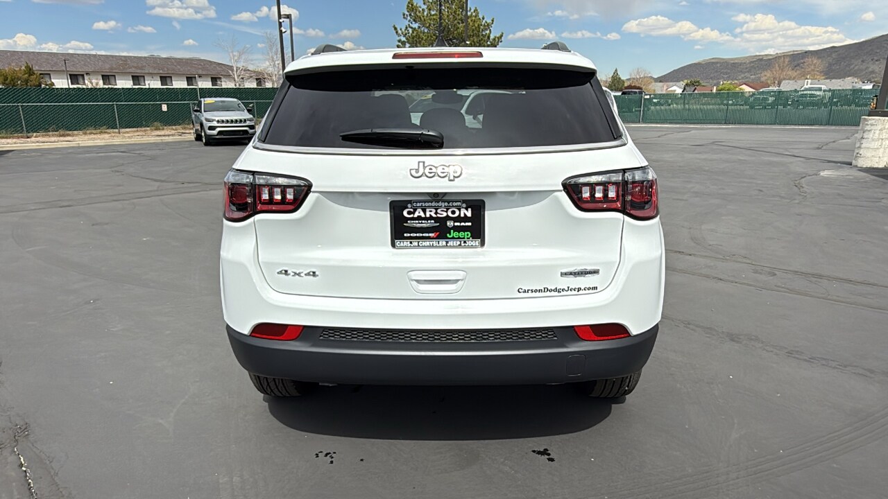 2025 Jeep Compass Latitude photo 3