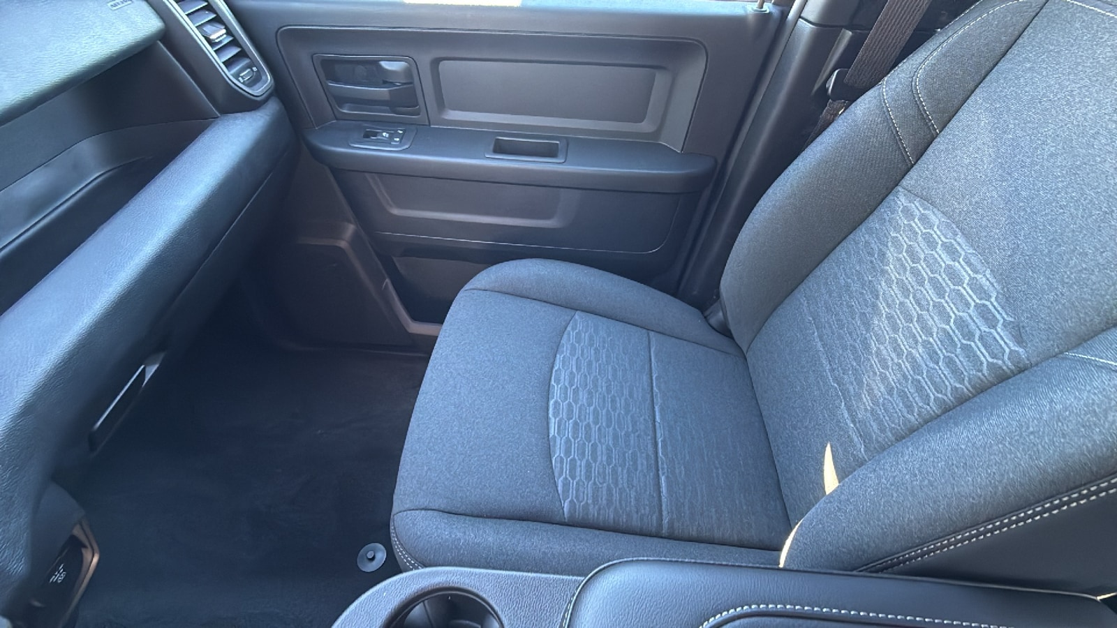 2025 RAM 2500 Tradesman - Photo 12