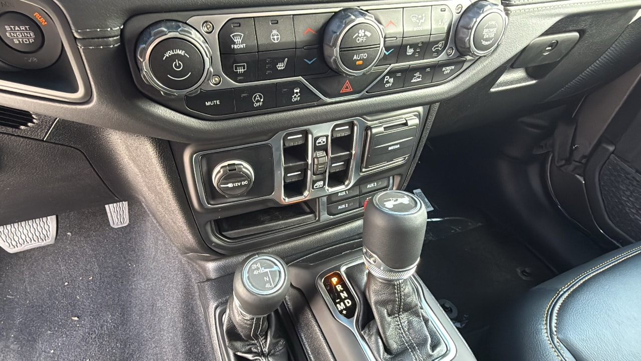 2025 Jeep Wrangler 4-Door Sahara - Photo 14